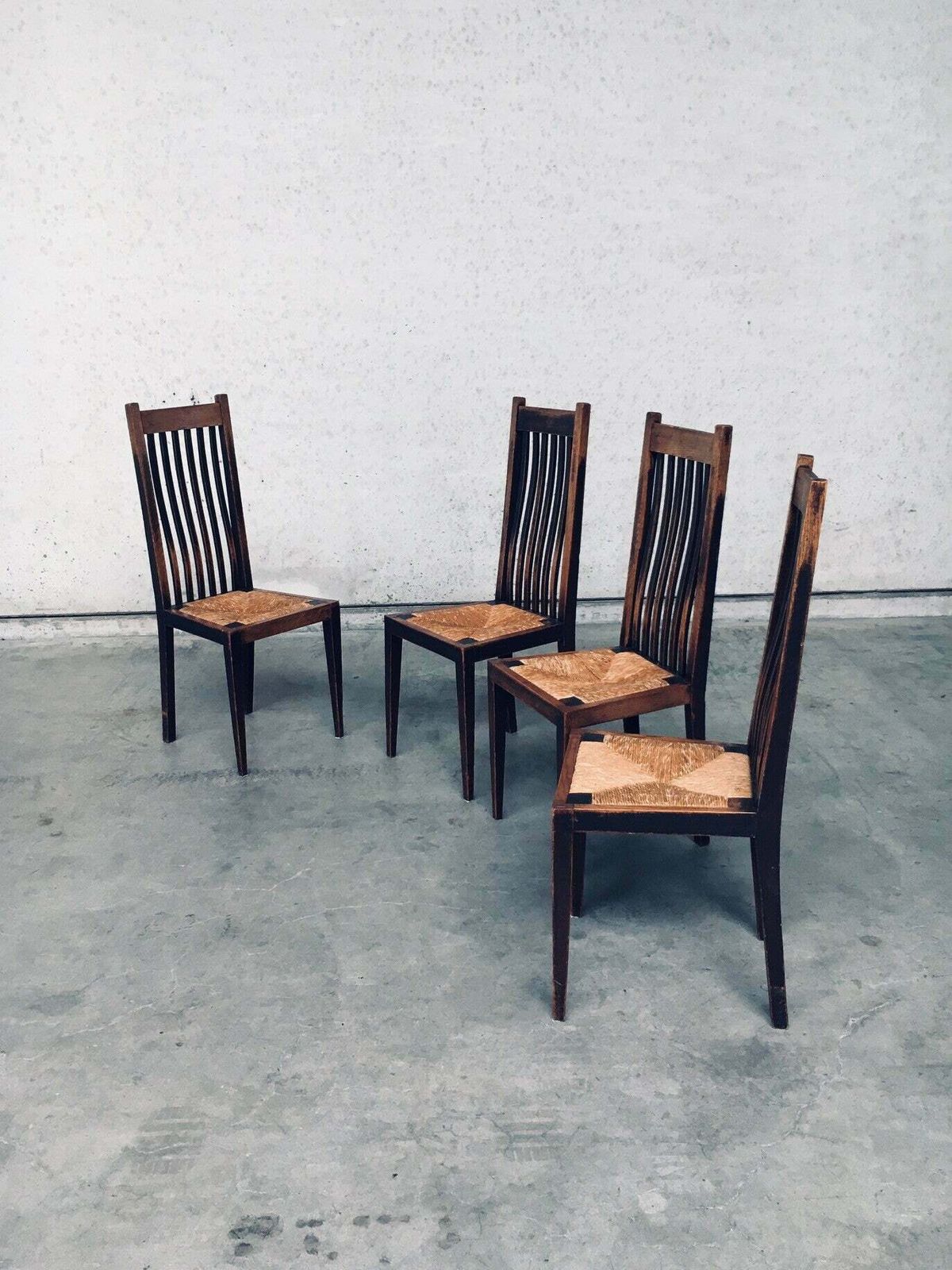 Stoelen In De Stijl Van Het Vroeg 20e Eeuwse Nederlandse Modernisme, Ontworpen Door Een Architect photo 2200.0