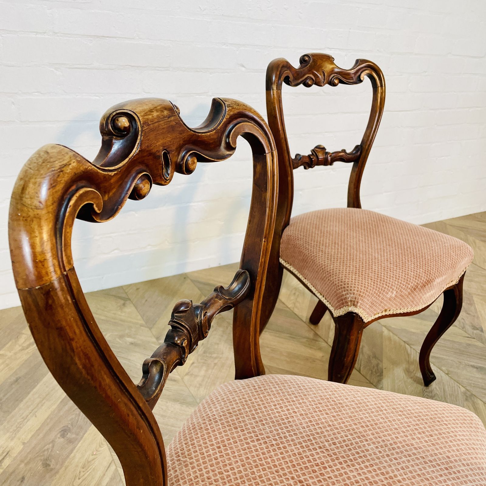 Antique English Walnut Balloon Back Dining Chairs, Set Of 4 photo for sale
