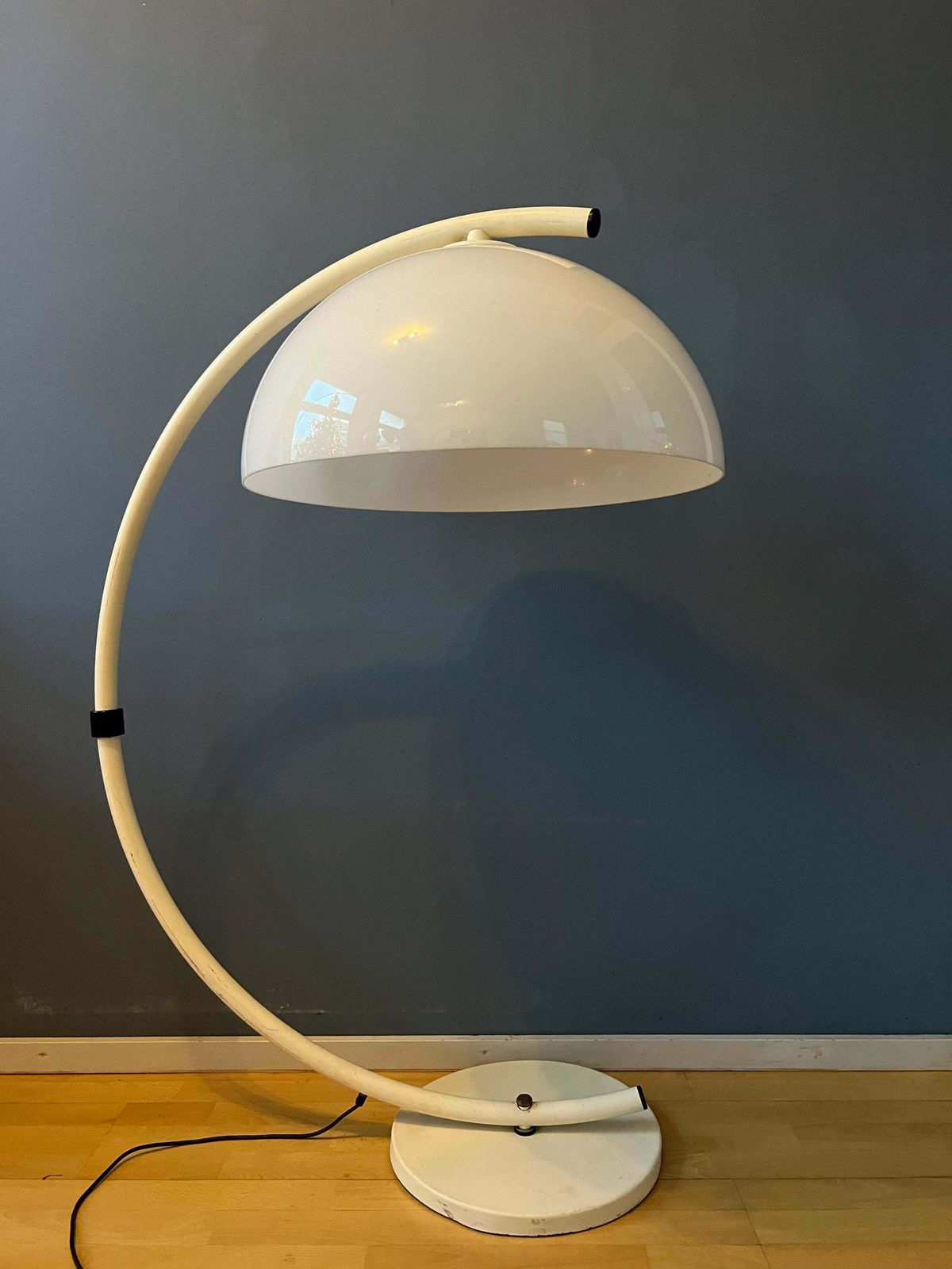 Witte Mid Century Dijkstra Flexibele Snake Mushroom Vloerlamp photo vinterior