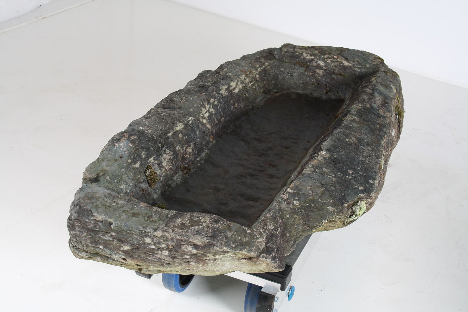 17th Century Large Stone Trough Garden Feature Weathered Moss Bonsai Carved Stone photo vinterior