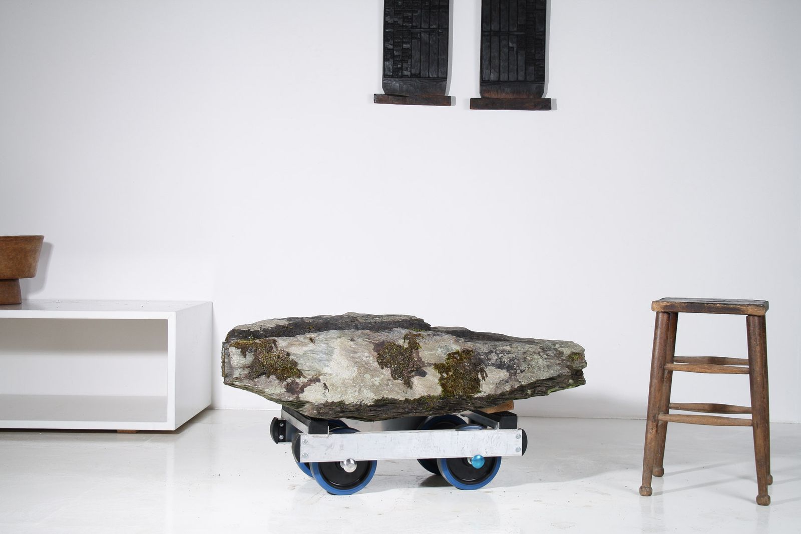 Large 17th Century Stone Trough Garden Feature Weathered Moss Bonsai Carved Stone photo furniture