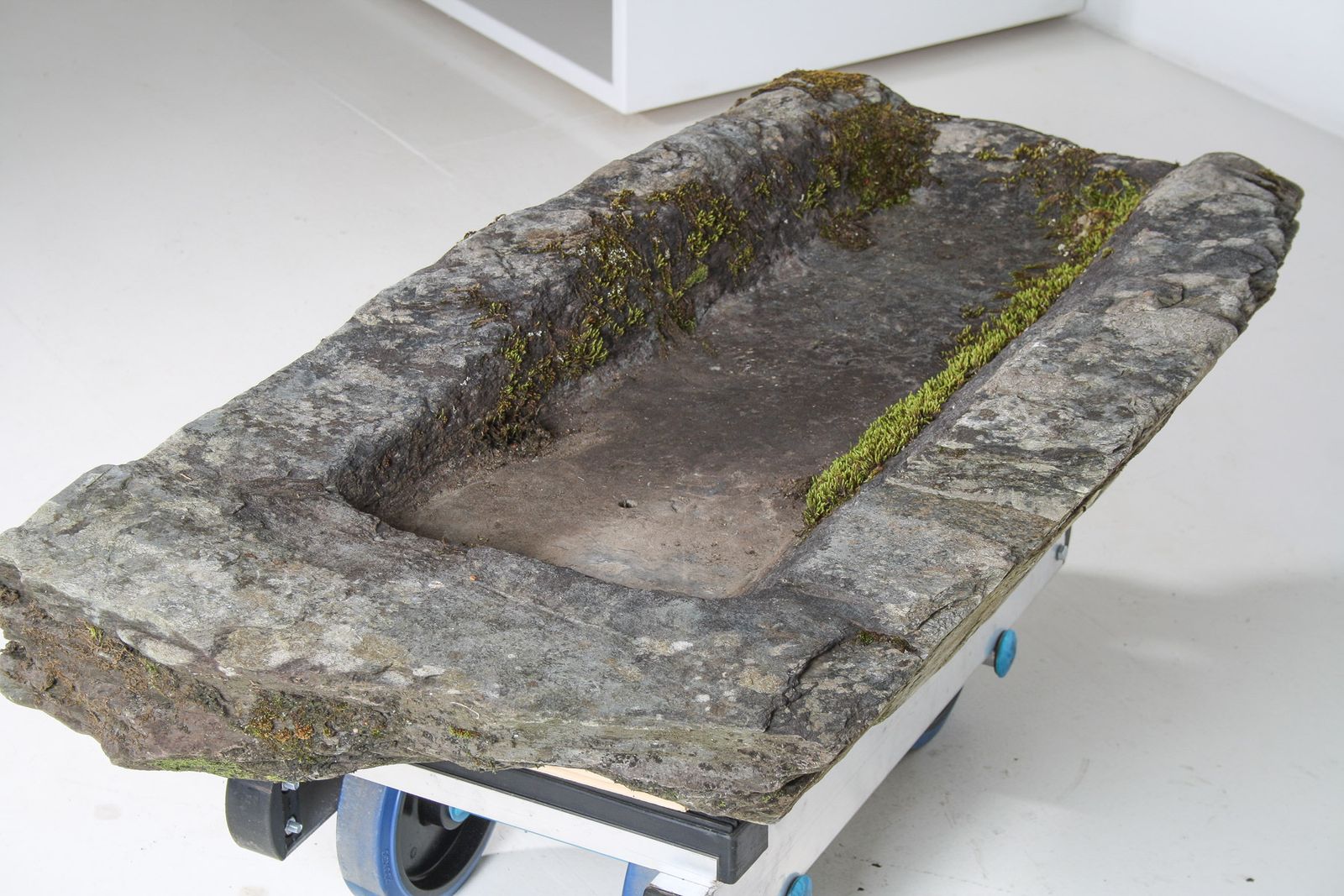 photo furniture Large 17th Century Stone Trough Garden Feature Weathered Moss Bonsai Carved Stone