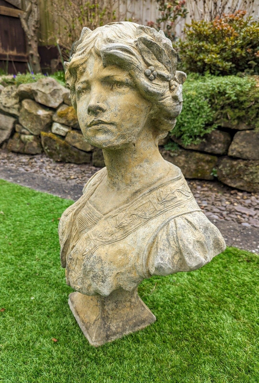 Vintage Marie Anne Garden Bust Ornemant English Stone Delivery Available 0050. photo for sale