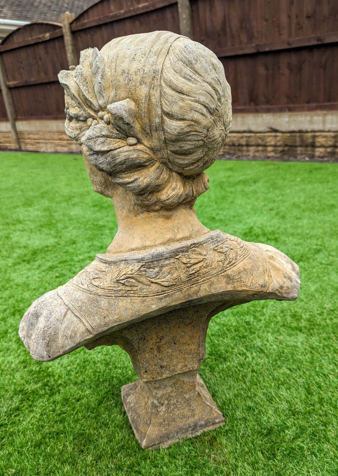 Vintage Marie Anne Garden Bust Ornemant English Stone Delivery Available 0050. photo buy