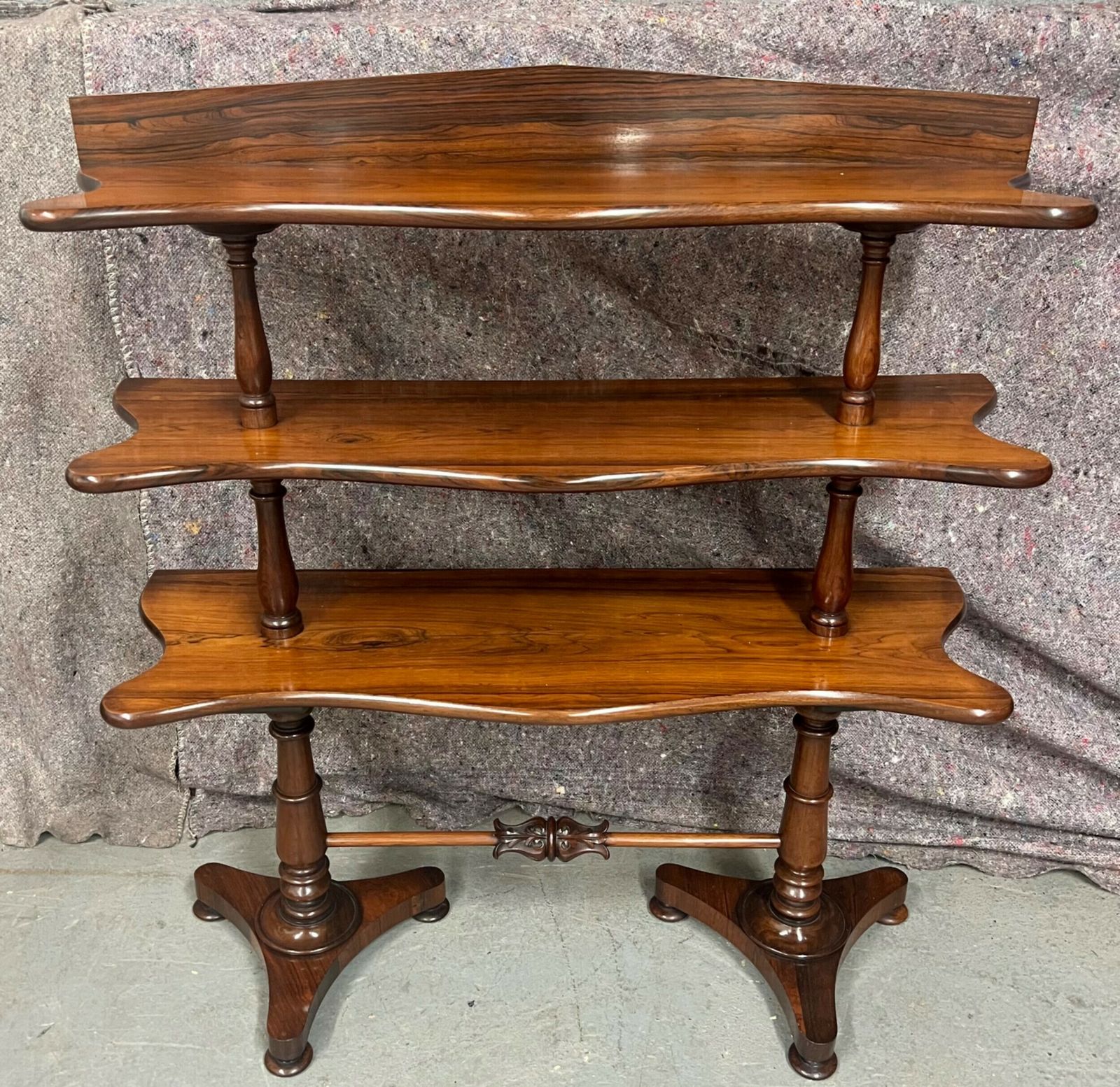 Good Quality 19th C. Rosewood Whatnot Dumb Waiter