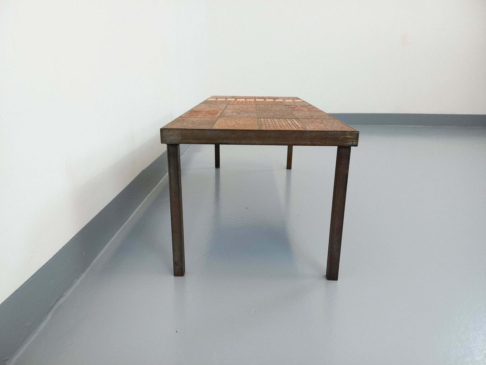 Mobilier Table basse rectangulaire en céramique, attribuée à Jean Jaffeux photo