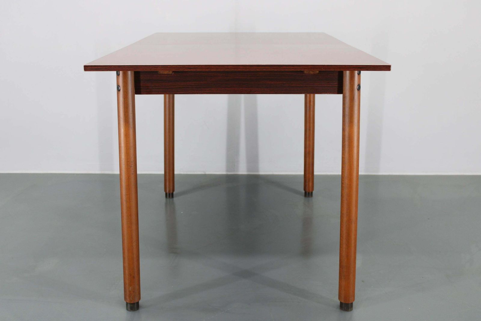 photo vinterior 1970s Italian Extendable Dining Table