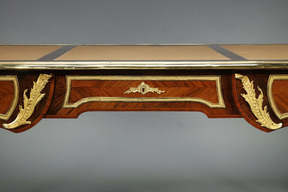 19617.0 Louis XV Style Flat Desk In Marquetry And Rich Gilt Bronze Mountings photo