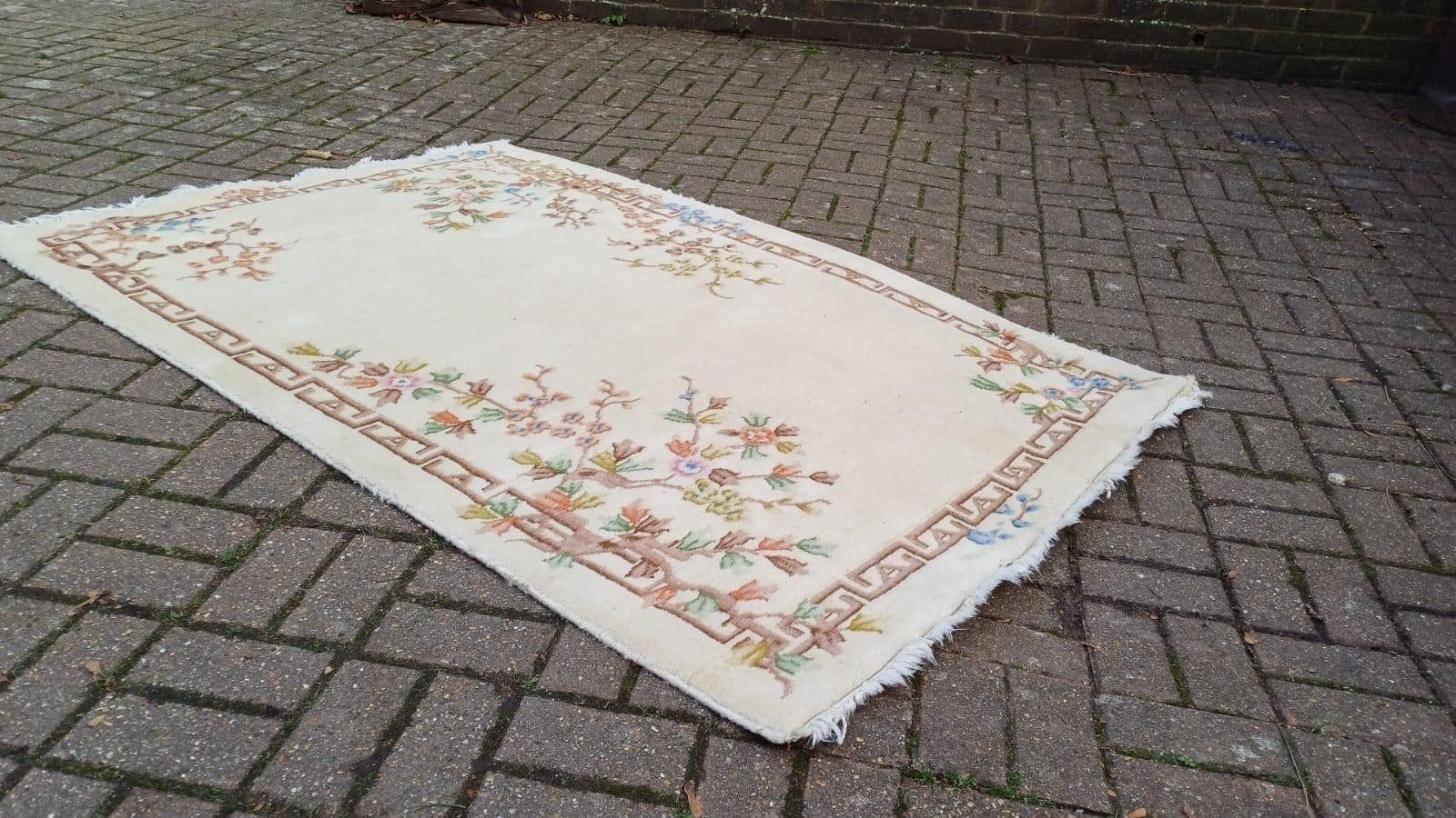 Cream Thick Wool Vintage Rug With Floral Detail   1970s/80s, Vgc 194cm X 122cm photo vinterior