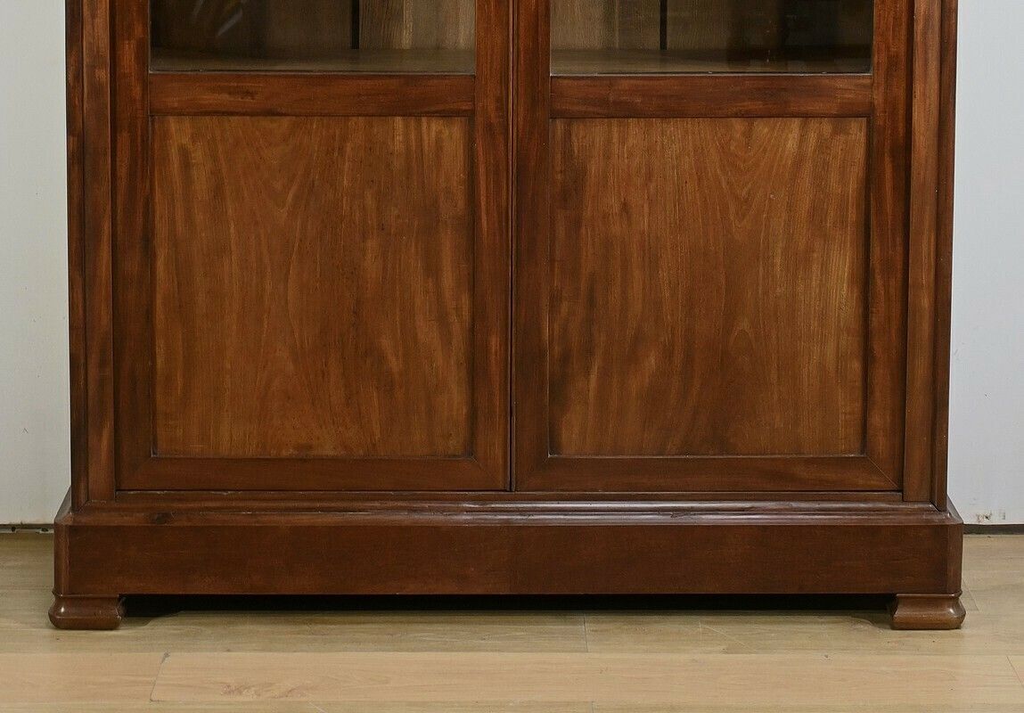 Glass Fronted Mahogany Bookcase, Restoration Period – 1st Part Of The 19th Century photo buy