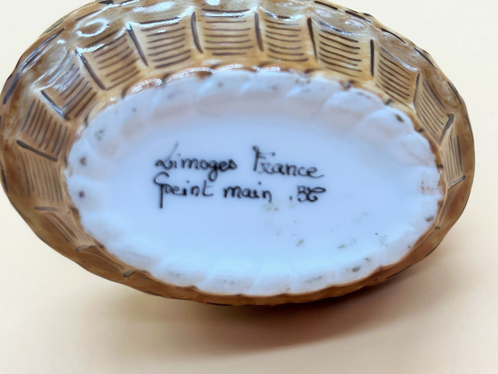 photo furniture Limoges Peint Main Porcelain France Fruit Basket Design Hand Painted Item For Trinkets Or Jewelry.