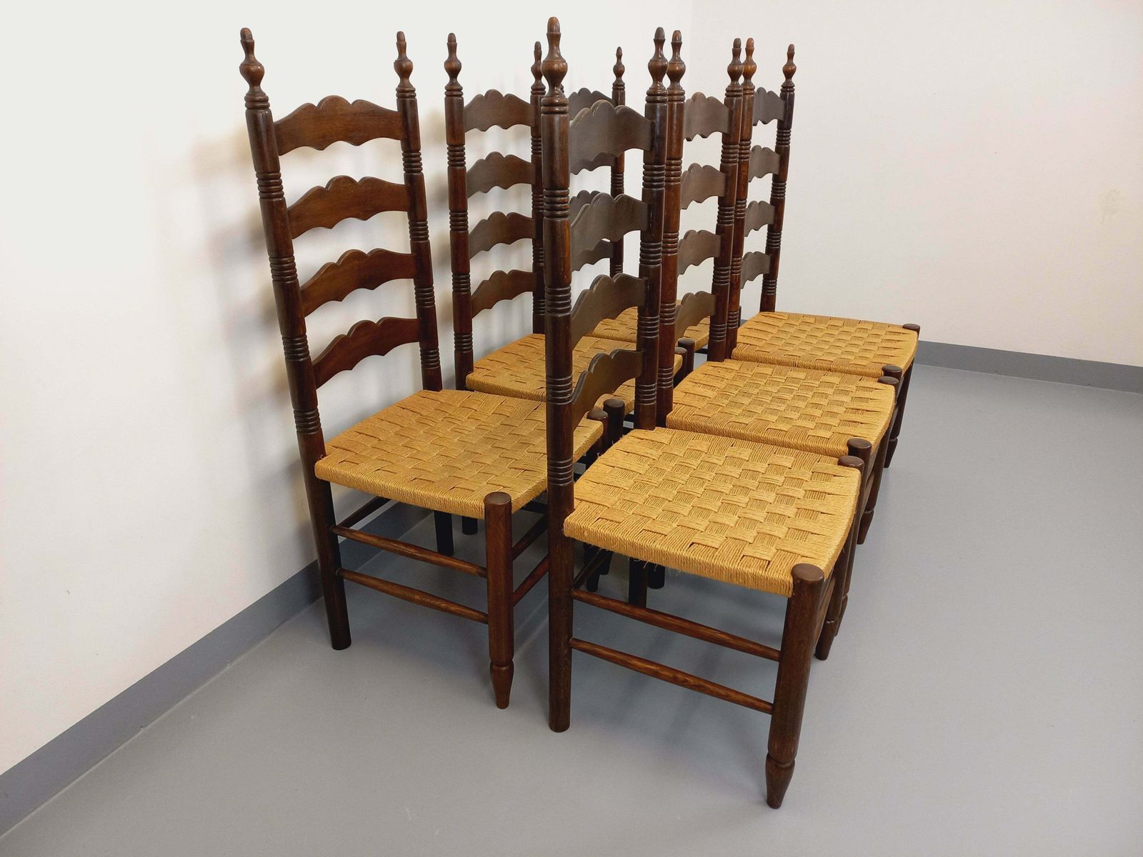 photo buy 6 Arts & Crafts Chairs In The Style Of Antonio Calligarise In Oak