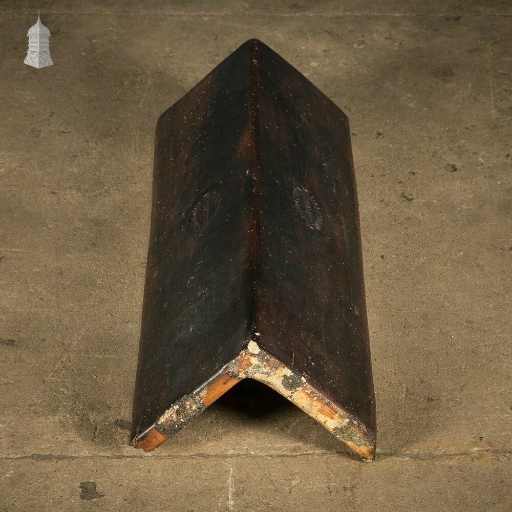 Home Fixtures Triangle Ridge Tile, Salt Glazed   A Run Of 11 Metres photo