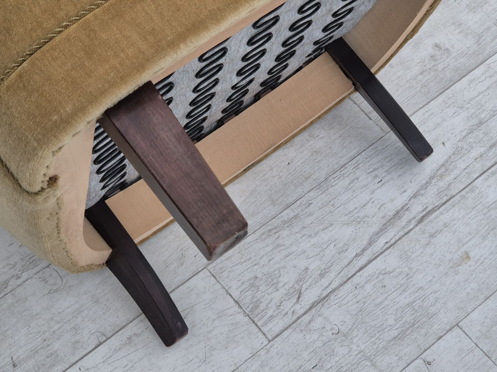Jaren 1970, Deense Fauteuil Met Hoge Rugleuning, Meubilairvelours. photo 1450.0