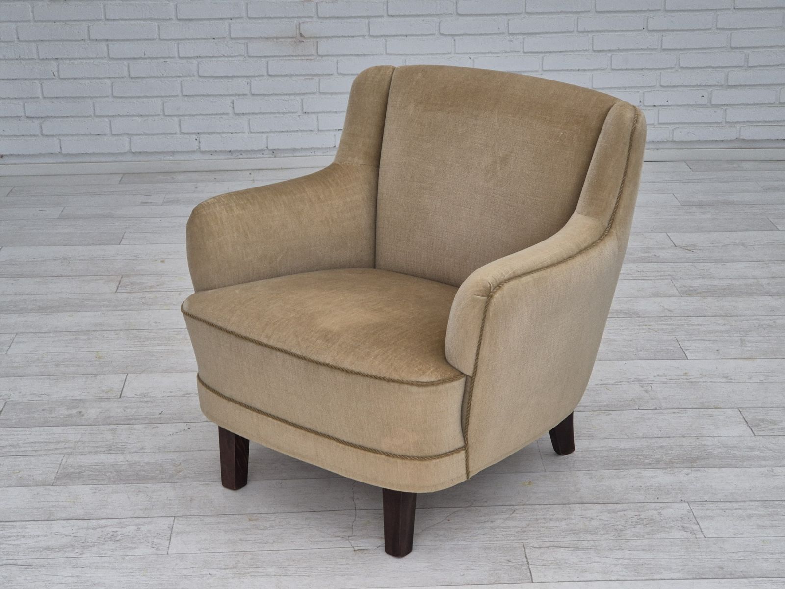 1290.0 Jaren 1970, Deense Loungestoel, Meubilairvelours. photo