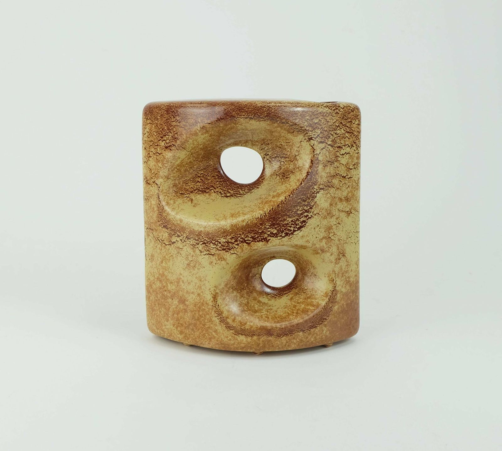 Very Beautiful Sculptural Bertoncello Italy Ceramic Vase Roberto Rigon 1970s Model 911 photo furniture