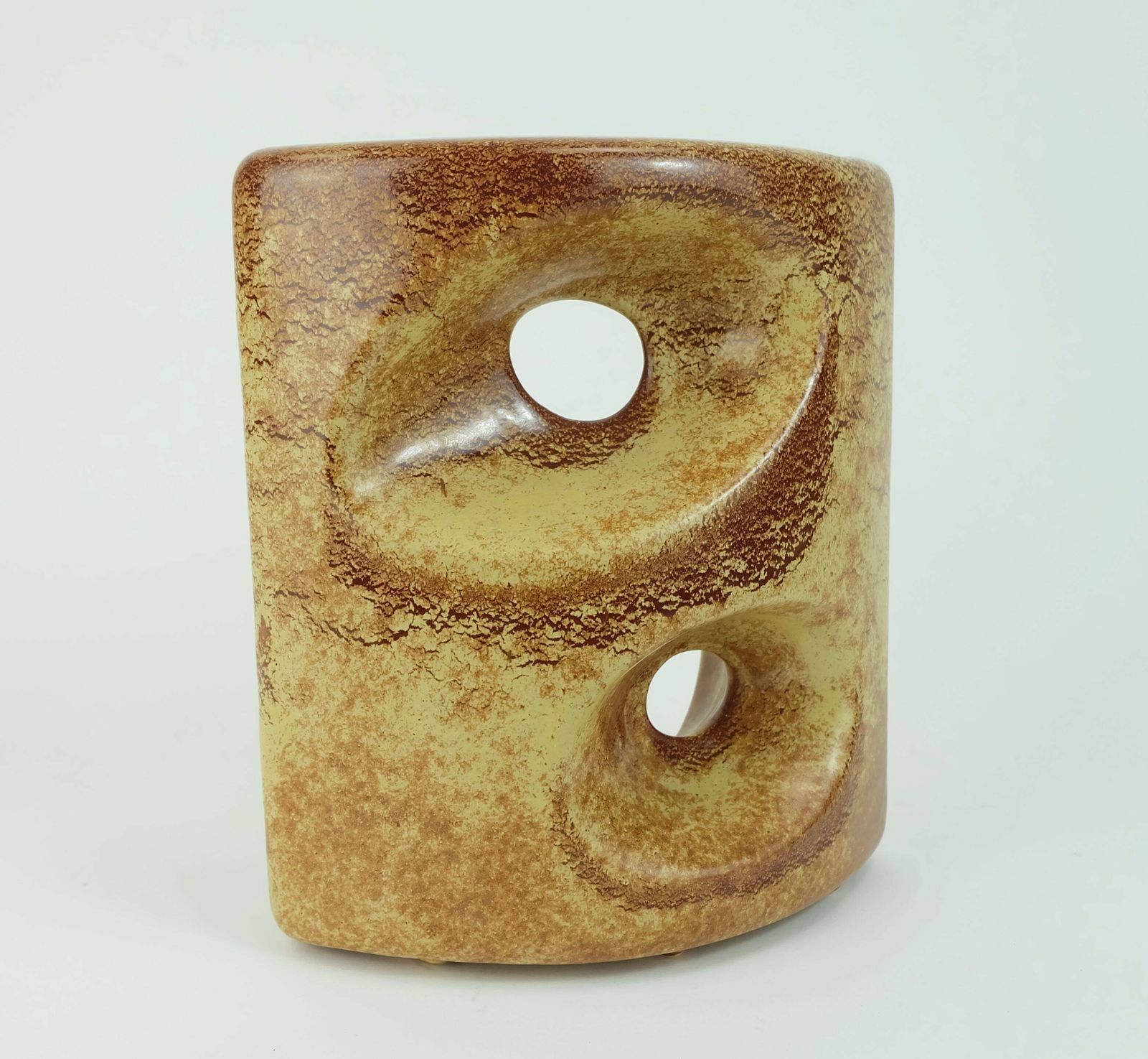 photo furniture Very Beautiful Sculptural Bertoncello Italy Ceramic Vase Roberto Rigon 1970s Model 911