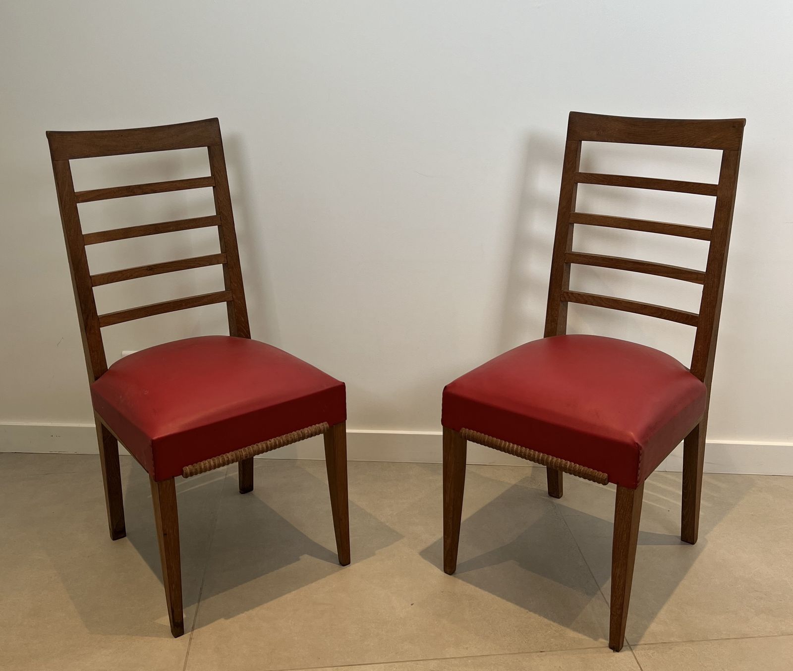 Set Of 6 Oak Chairs With Red Skai Seats photo furniture