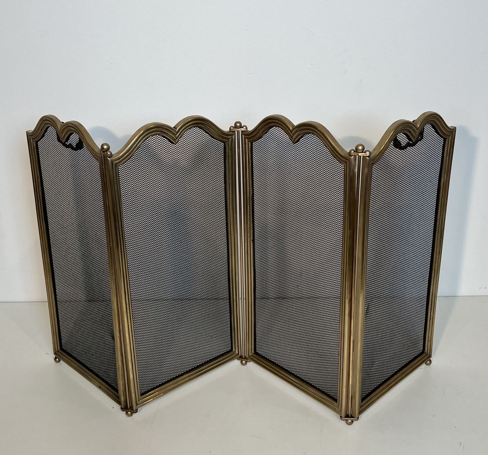 photo vinterior Neoclassical Style Brass And Mesh Fire Screen