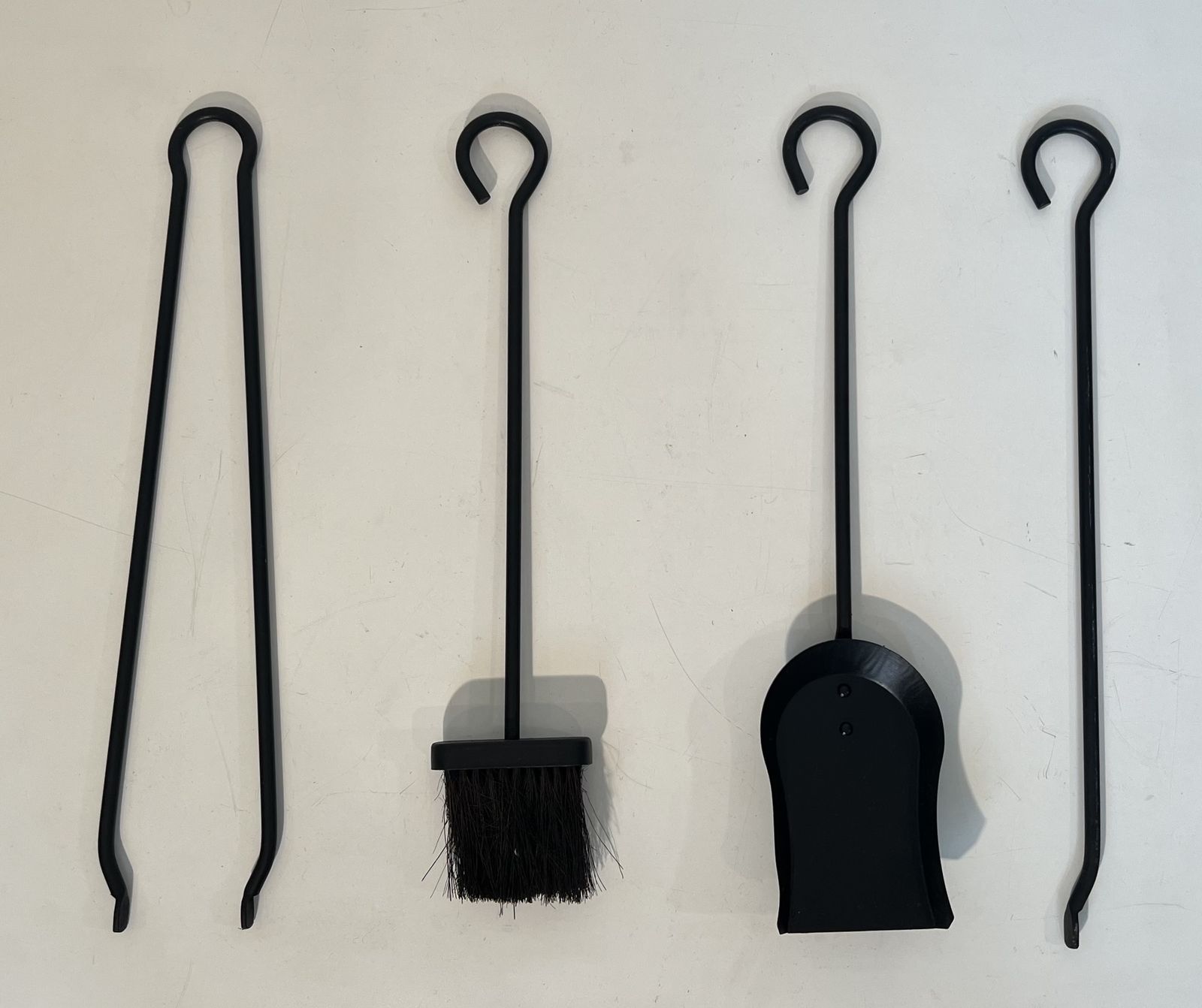 Black Lacquered Metal And Brass Design Fire Kit photo vinterior