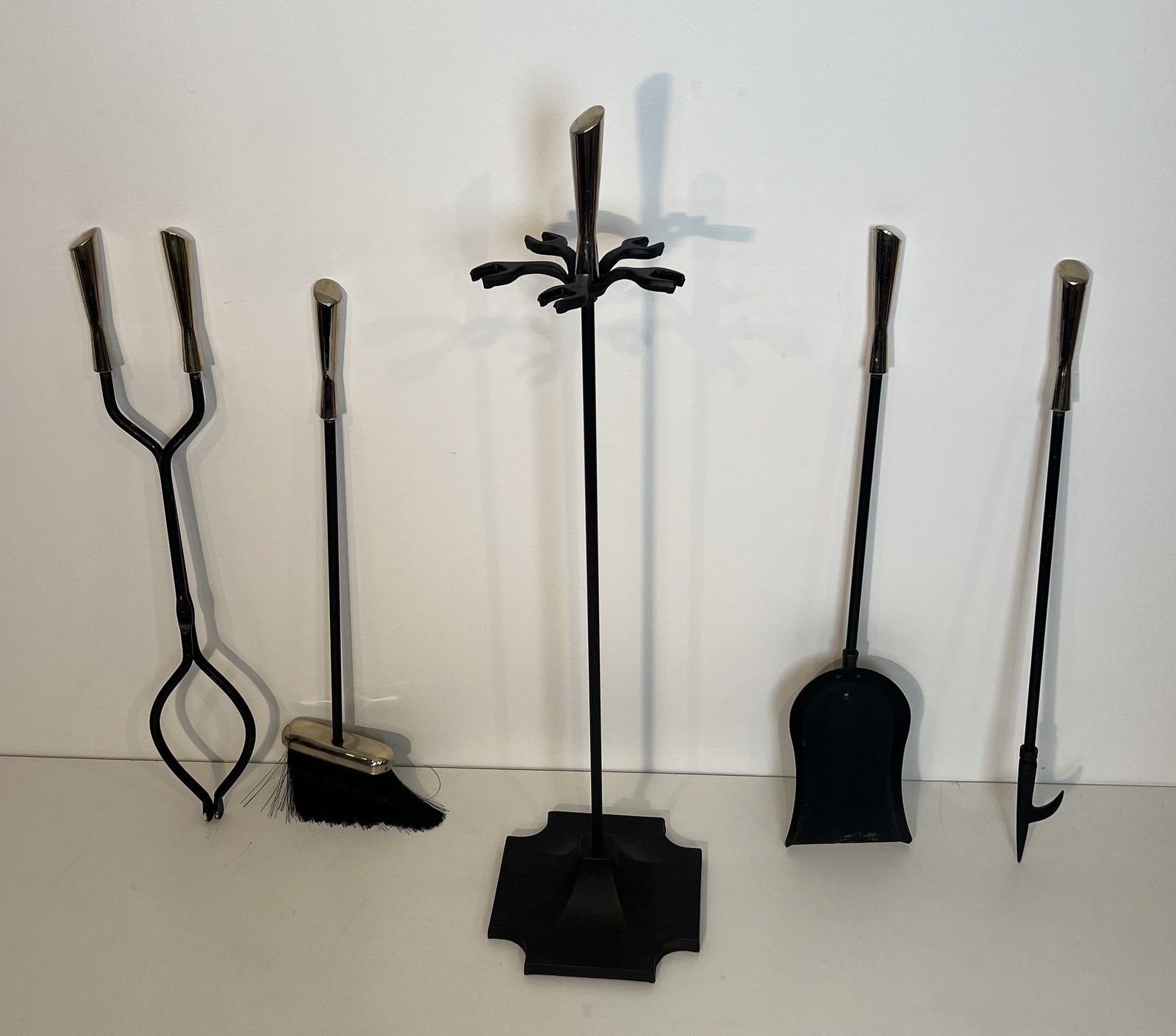 Black And Chrome Lacquered Metal Design Fire Kit photo Home Fixtures