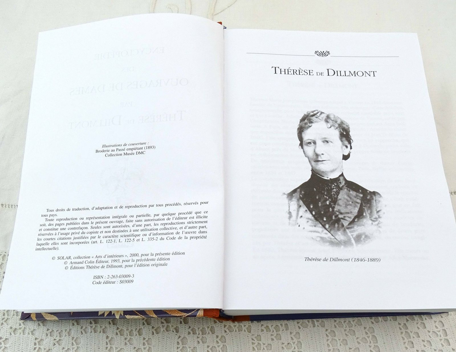 Herdruk Van Het Franse Hardcover Boek Encyclopédie Des Ouvrages De Dames – Handwerken, Borduren, Haken En Naaldborduren, Door Dmc – 750 Pagina's, Uit Frankrijk photo furniture