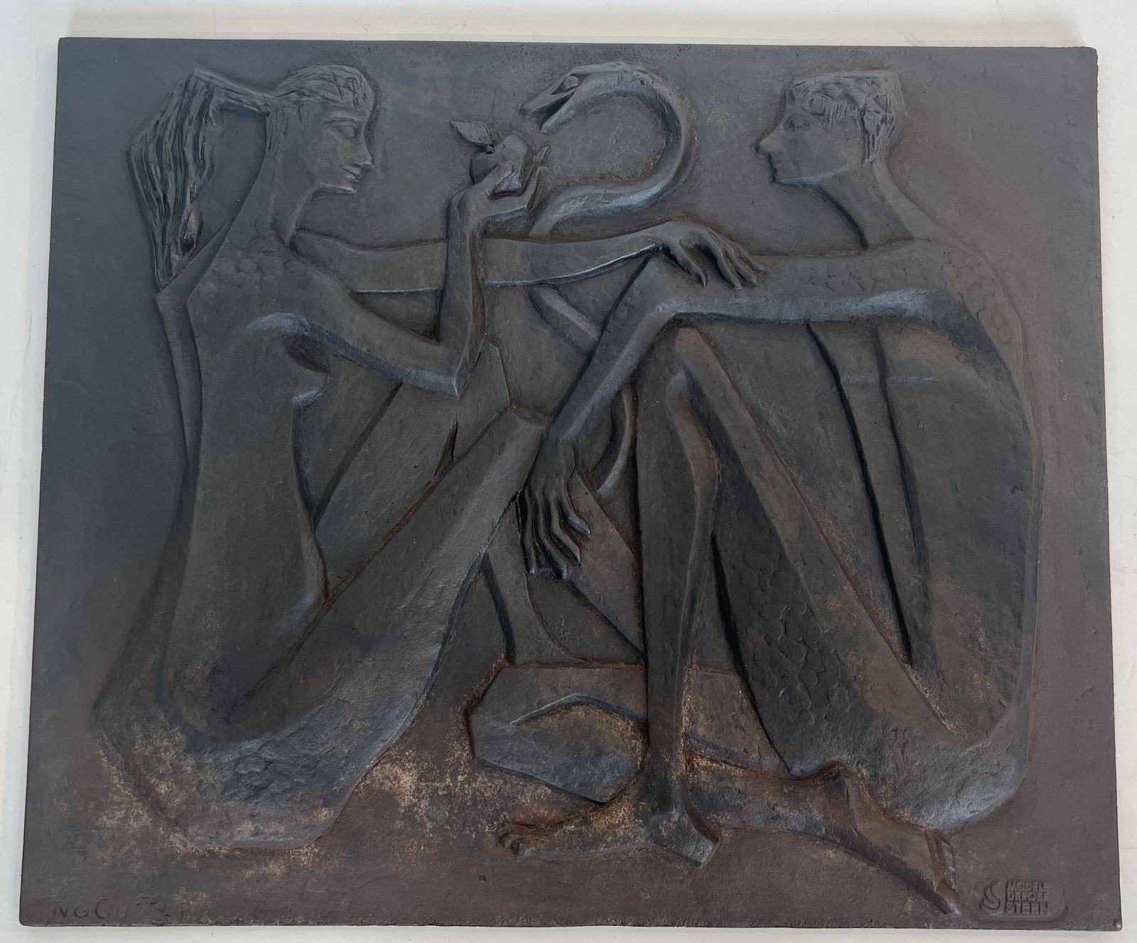photo vinterior Modernist Cast Iron Fireplace Plate Depicting Adam And Eve, The Apple And The Serpent. Signed And Published By Stern
