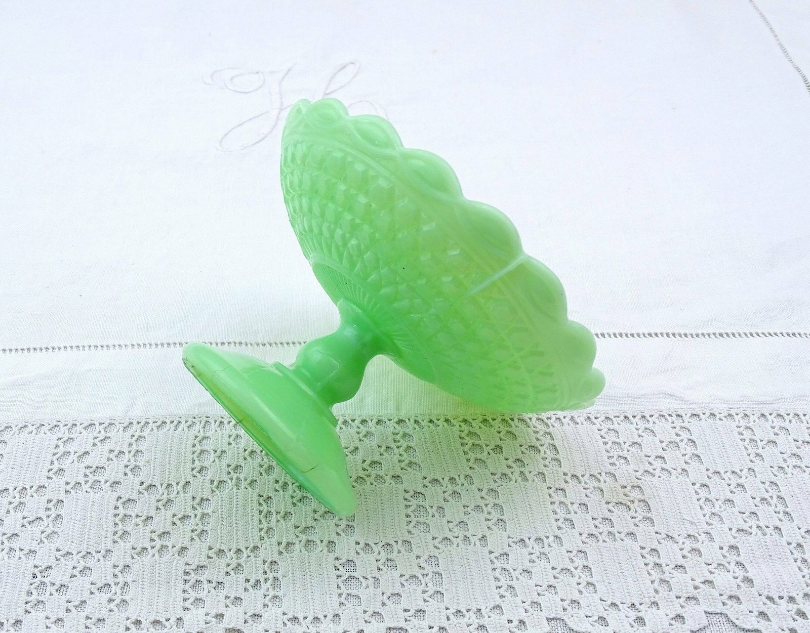 Small Antique French Jadeite Opaline Glass Footed Pedestal Ring Dish, Vintage Molded Pressed Green Milk Glass Comport Bowl From France