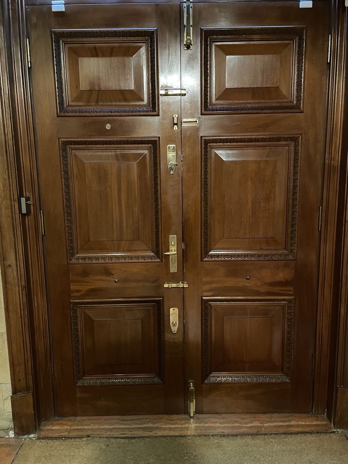 Large Embassy Door/ Cheateau /Grand photo 850.0