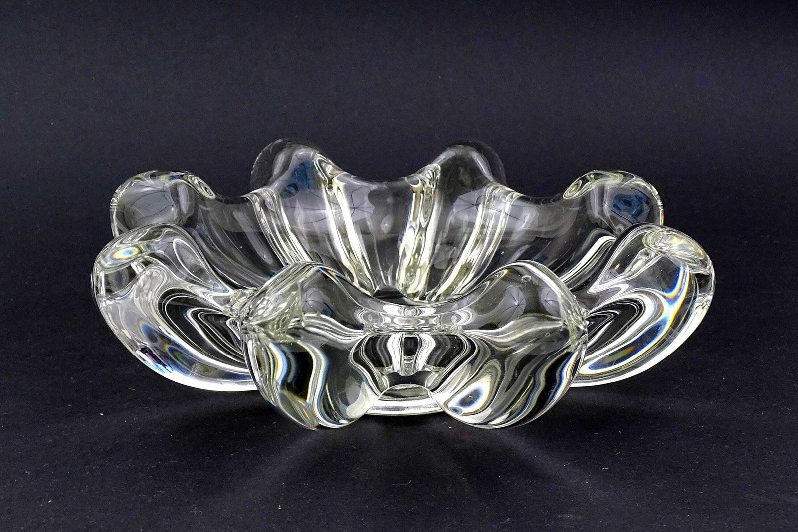 Grote Vintage Franse Mid Century Kristallen Glazen Schaal, Retro Jaren 1960 Helder Kunstglas Centerpiece Uit Frankrijk, Zwaar Glaswerk Asbak photo furniture