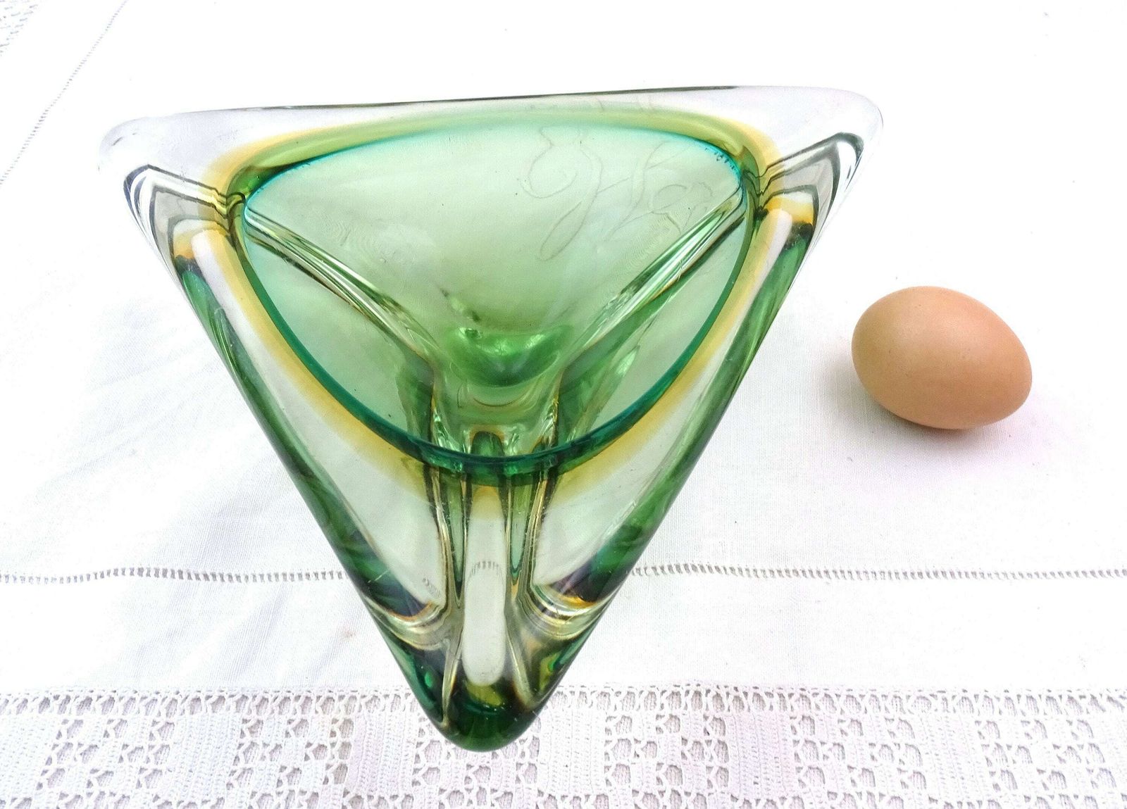 Large Italian Green And Yellow Arte Nuova Murano Sommerso Triangle Glass Bowl, Big Retro Venetian Triangular Glass Cigar Ashtray From Italy