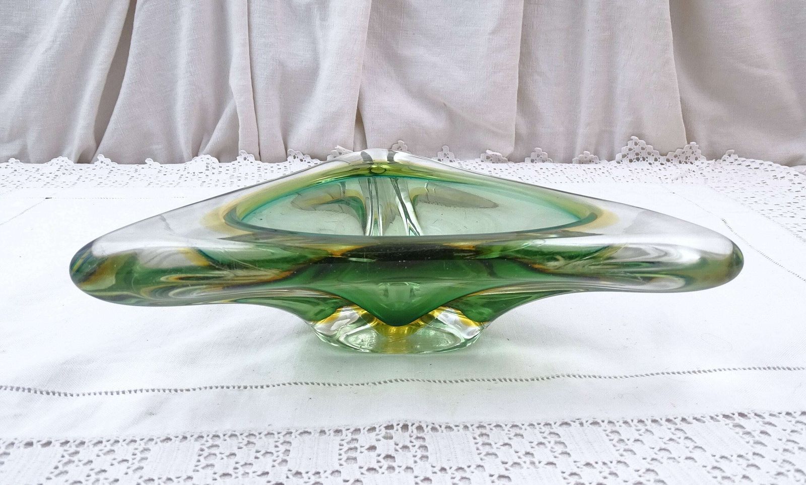 Large Italian Green And Yellow Arte Nuova Murano Sommerso Triangle Glass Bowl, Big Retro Venetian Triangular Glass Cigar Ashtray From Italy photo vintage