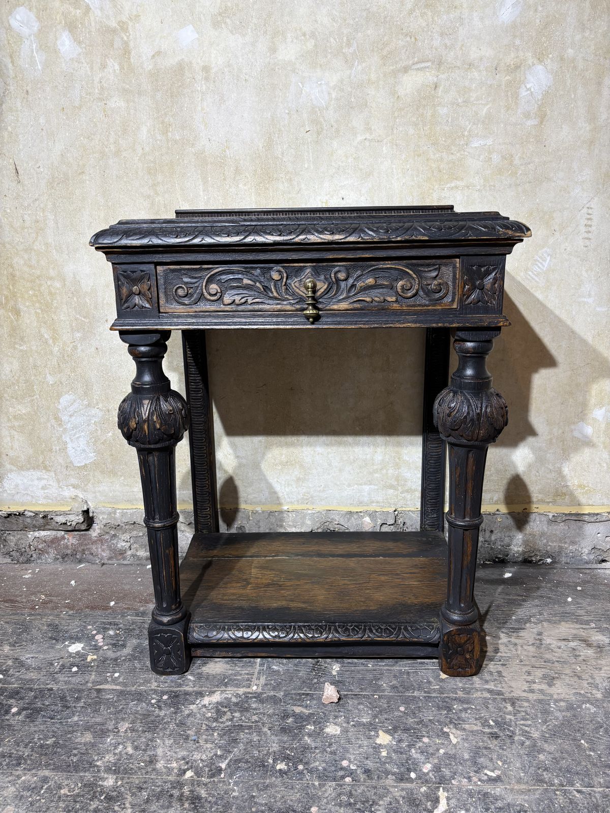 photo furniture Jacobean Flemish Oak Table Ebonised And Polished Finish