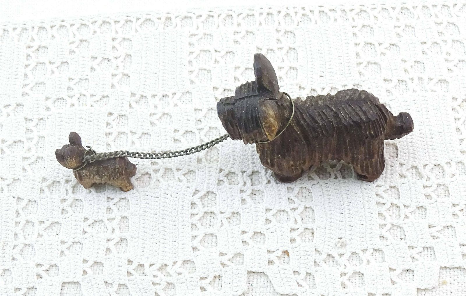 Klein Vintage Gesneden Houten Black Forest Scottish Terrier Met Puppy Aan Ketting – Art Deco Beeldje Van Dier In Hout photo 65.0