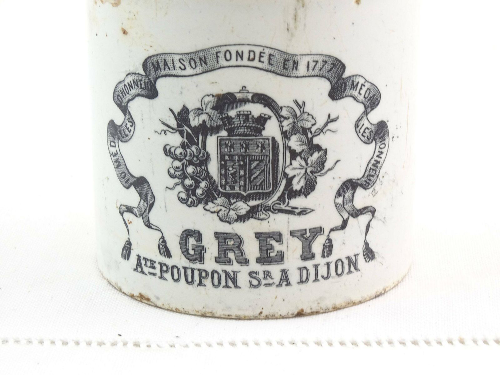 Antiek Frans Grijs Mosterdpotje Van Creil Et Montereau, Victoriaanse Keukendecoratie Uit Frankrijk, Verzamelbaar Aardewerk photo for sale