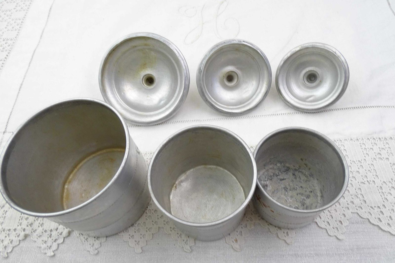 Antique French 3 Piece Canister Set White Silver Metal With Handpainted Labels And Pointed Lids, Retro Old World Kitchen Decor From France photo vinterior