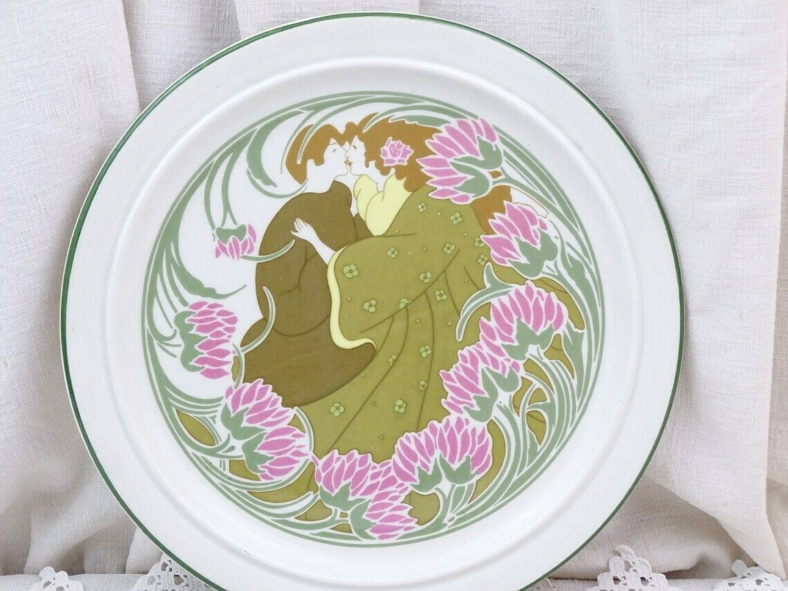 Antique French Art Nouveau Pottery Plate With 2 Lovers Kissing By Keller And Guérin Lunéville Vintage Jugendstil Mucha Style Embracing Couple photo vinterior
