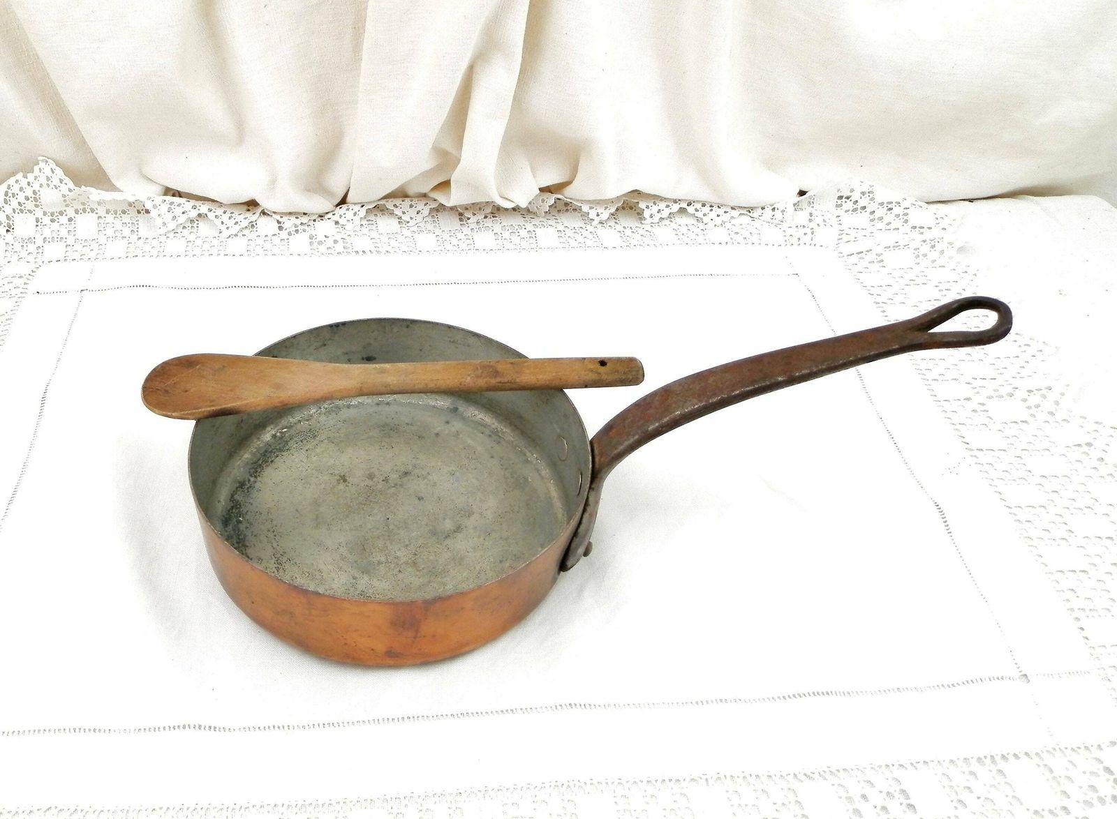 Antique French Saute Pan Copper And Tin Lined Cast Iron Handle, Retro Old Chefs Cooking Fry Pan From France, Shabby Chateau Kitchen Cooking photo vintage