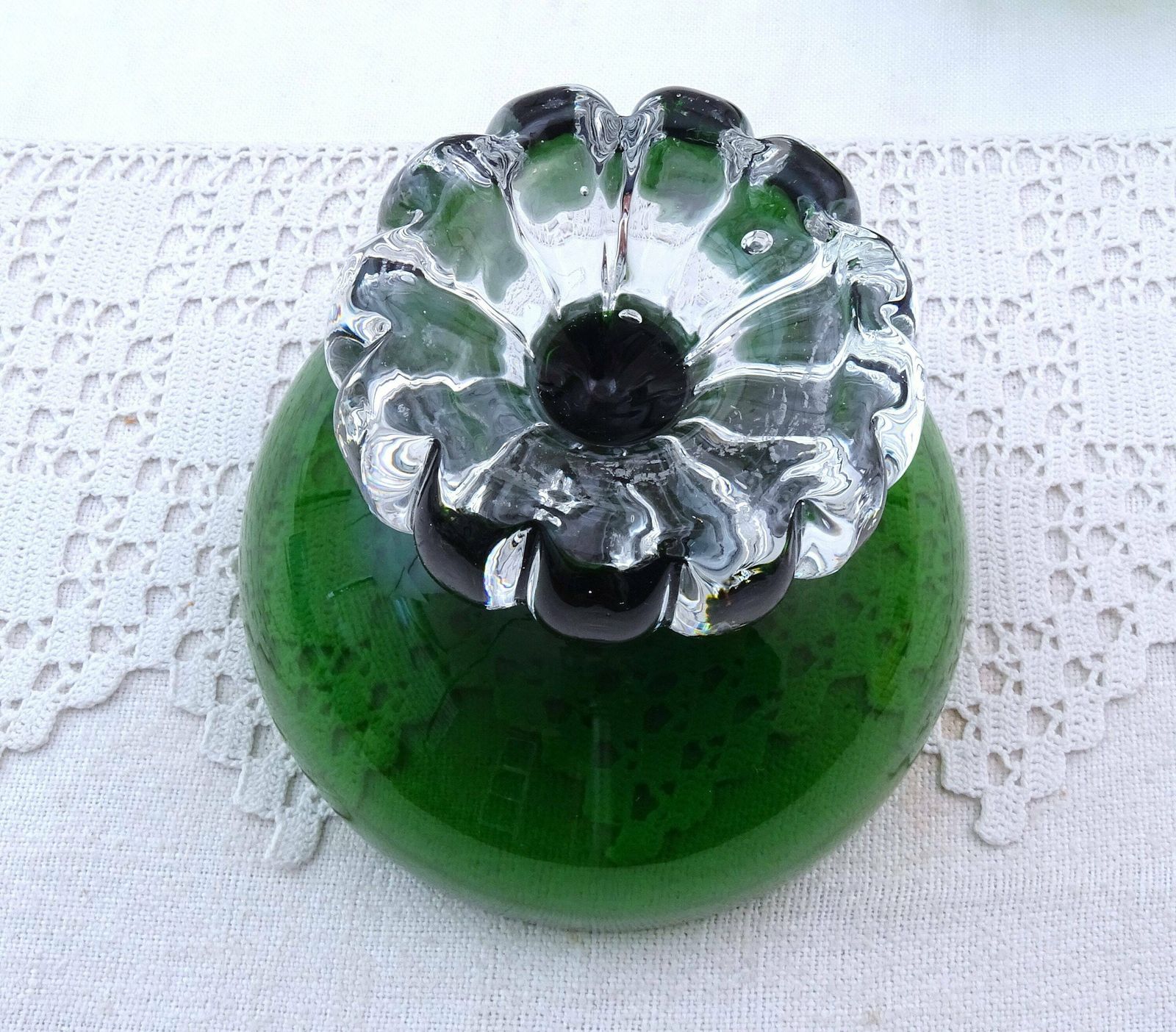 Vintage Scandinavian Mid Century Modern Seda Studio Glass Bonbonnier In Green And Clear Glass, Retro Studio Glass Dish With Lid From Sweden photo for sale