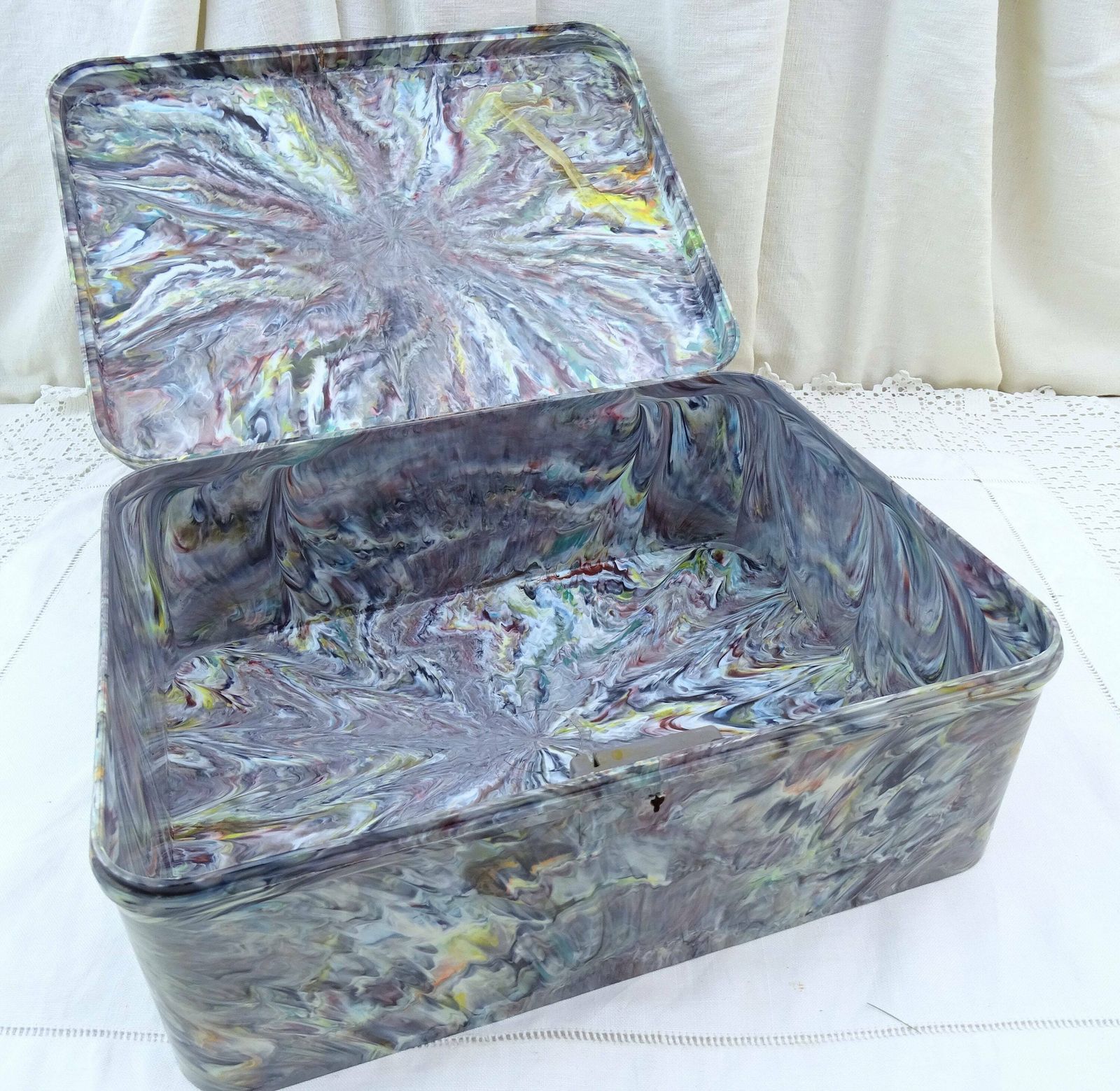 Large Vintage French Marbled Bakelite Rectangular Box Regibana With Red Rose Pattern On Lid, Promotional Mottled Plastic Container France photo Home Decor