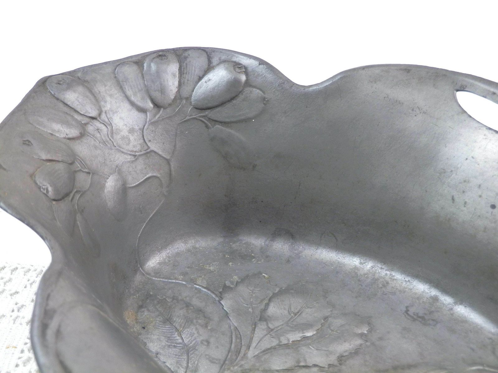 Antique Art Nouveau Jugendstil Pewter Dish By Osiris Germany 1902 With Embossed Leaf Pattern, Vintage Metal Fruit Bowl, Brocante Home Decor photo Home Decor
