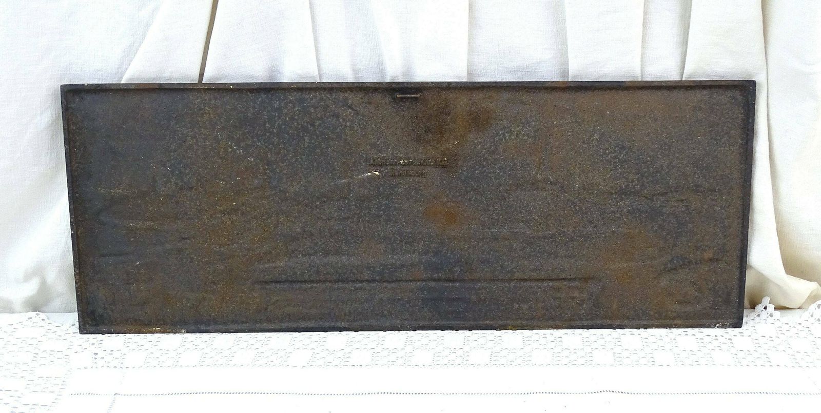 photo furniture Groot Antiek Duits Gietijzeren Wandrelief Van Ahlmann Carlshütte Fondery, Met Afbeelding Van De Kaart Van Hamburg Uit 1572 – Vintage Metalen Middeleeuwse Stadskaart