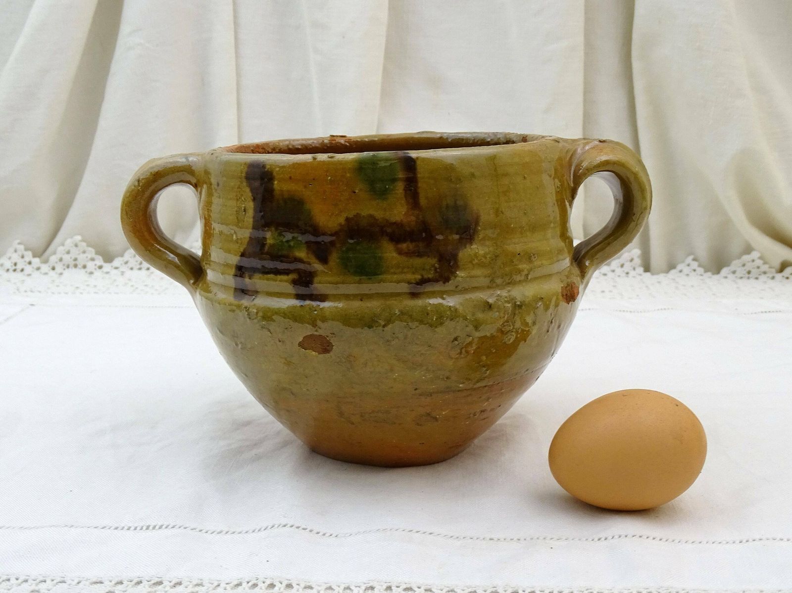 Vintage French Terracotta Pottery Confit Pot Rustic Bowl With 2 Side Handles In Ochre Glaze, Rural Traditional Style Farmhouse Decor France photo furniture
