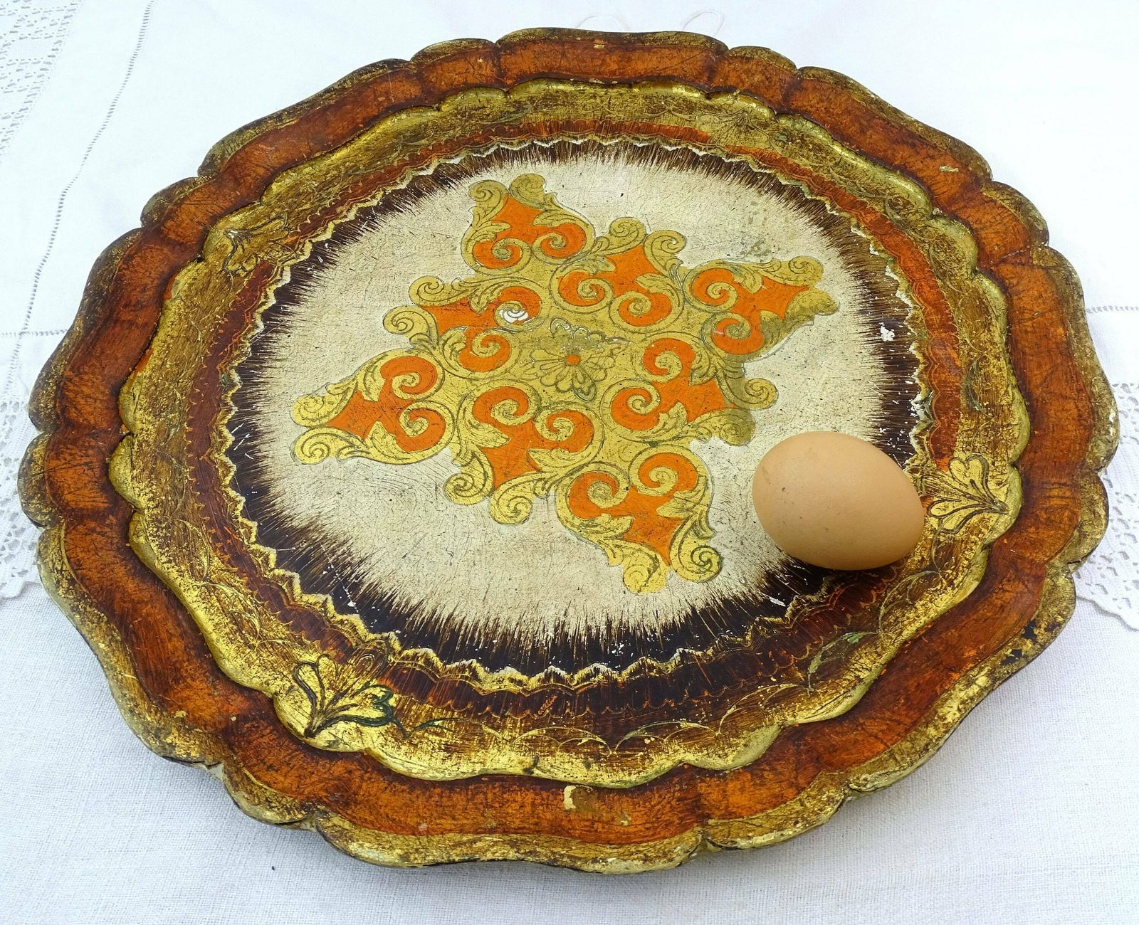 Round Vintage Gold And Burnt Orange Venetian Style Serving Tray, Retro Italian Golden Decor Golden, Mid Century Florentine Home Decor Italy photo Home Decor