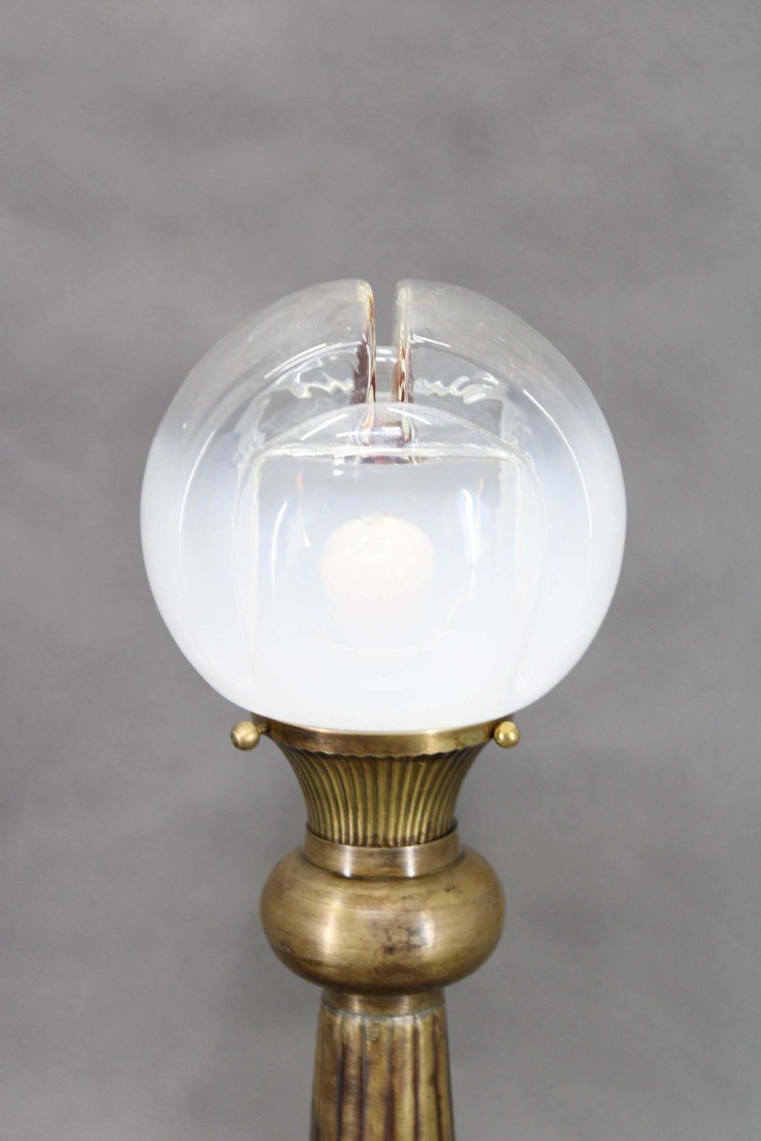 1940s Pair Of Italian Restored Brass Table Lamps With Glass Shades photo vinterior
