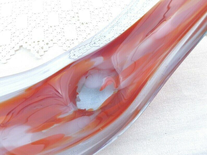 Vintage Mid Century Neodymium Alexandriet Kunstglas Tafelsculptuur / Schaal In Paars En Rood photo vinterior