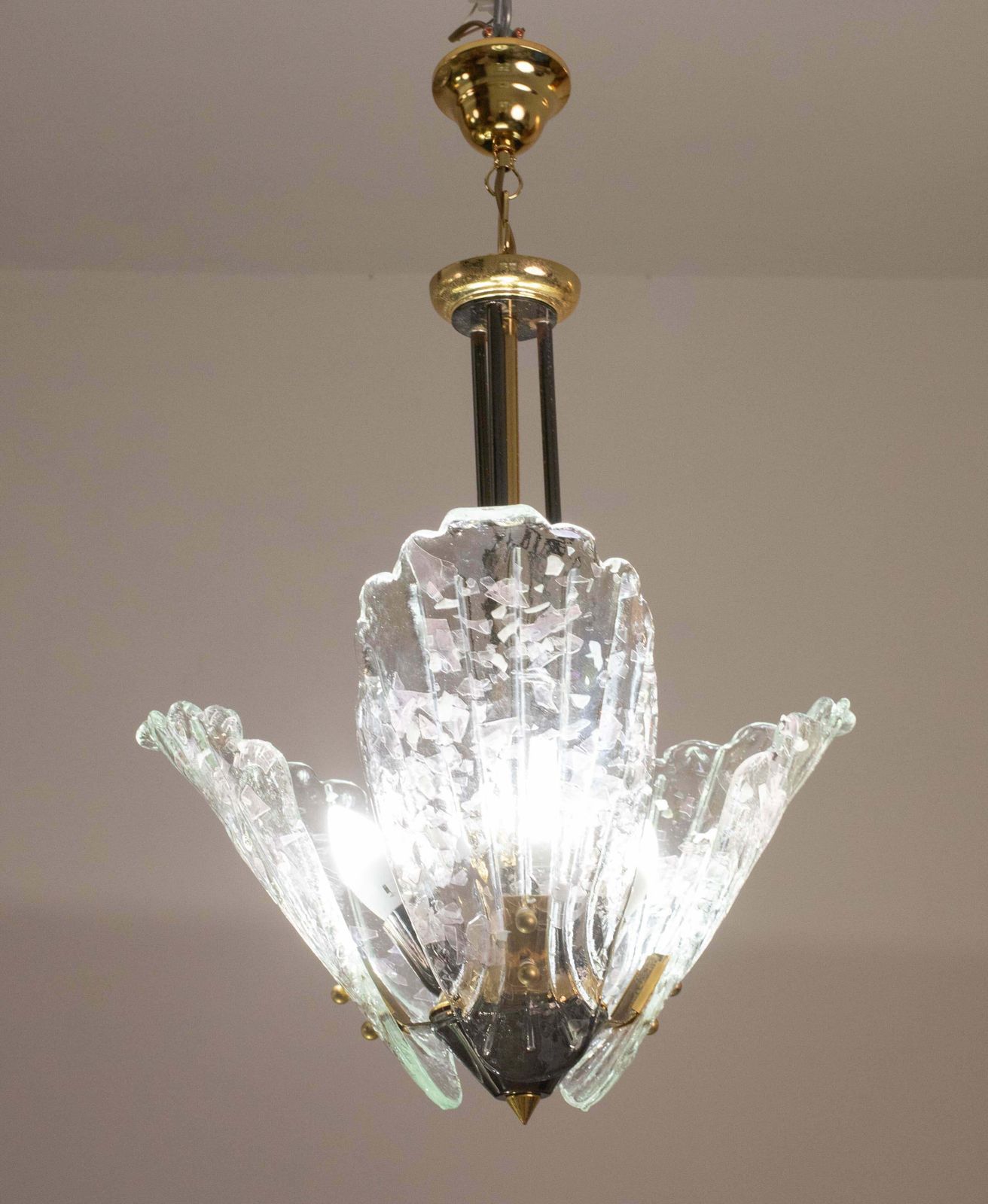 Elegant Murano Chandelier With 3 Leaves Iridescent In Murano Glass photo furniture