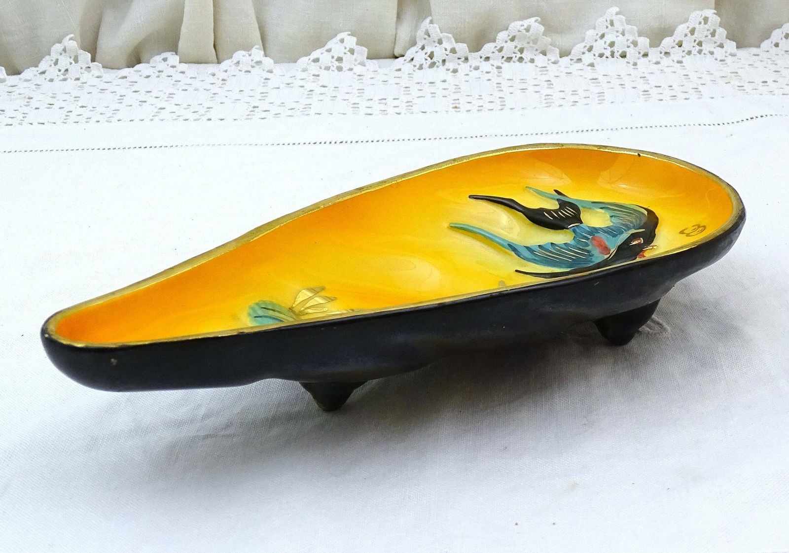 Vintage Mid Century Cerazur Monaco Oyster Shaped Vide Poche With Exotic Fish In Bright Yellow And Black On 3 Legs, Retro 1950s Trinket Dish photo buy