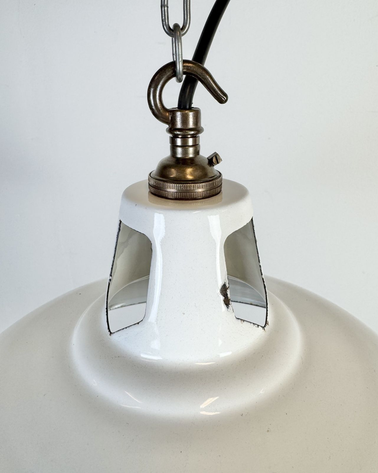 Industrial White Enamel Factory Pendant Lamp From Thorlux, 1960s photo Lighting