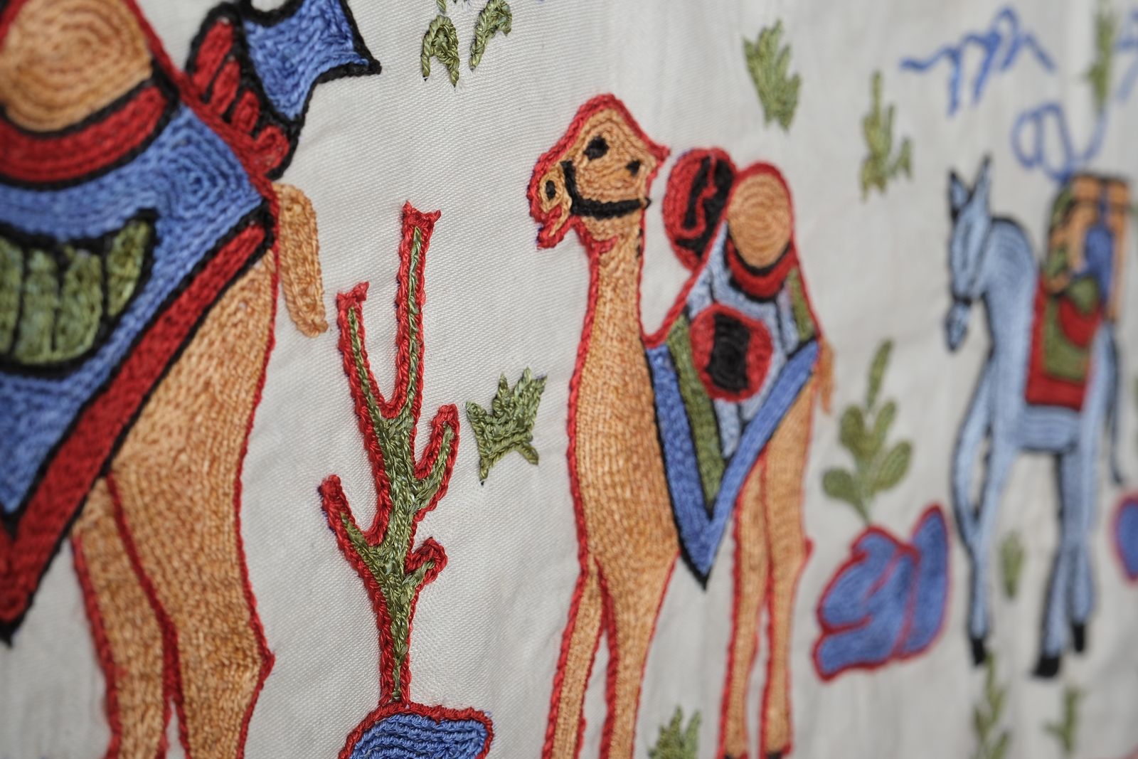 Bohemian Suzani Wall Hanging – White Animal Pictorial Silk Handmade Uzbek Design   Camel Uzbek Runner 1'6'' X 6'1'' photo vintage